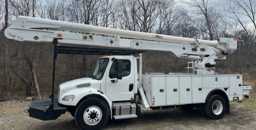 2019 Freightliner M2 Bucket Truck w/ Altec AT67 Boom (72 ft) — photo 7