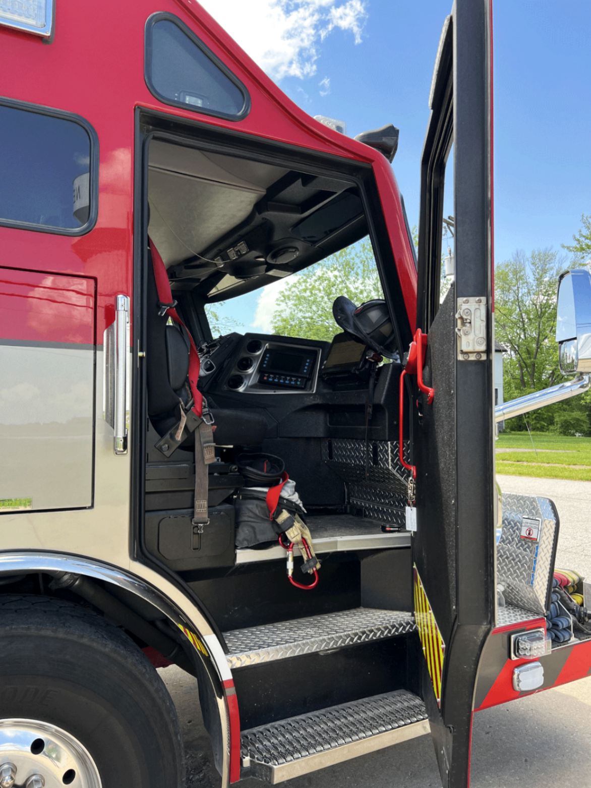 2018 Rosenbauer Commander Rescue Pumper - image 24
