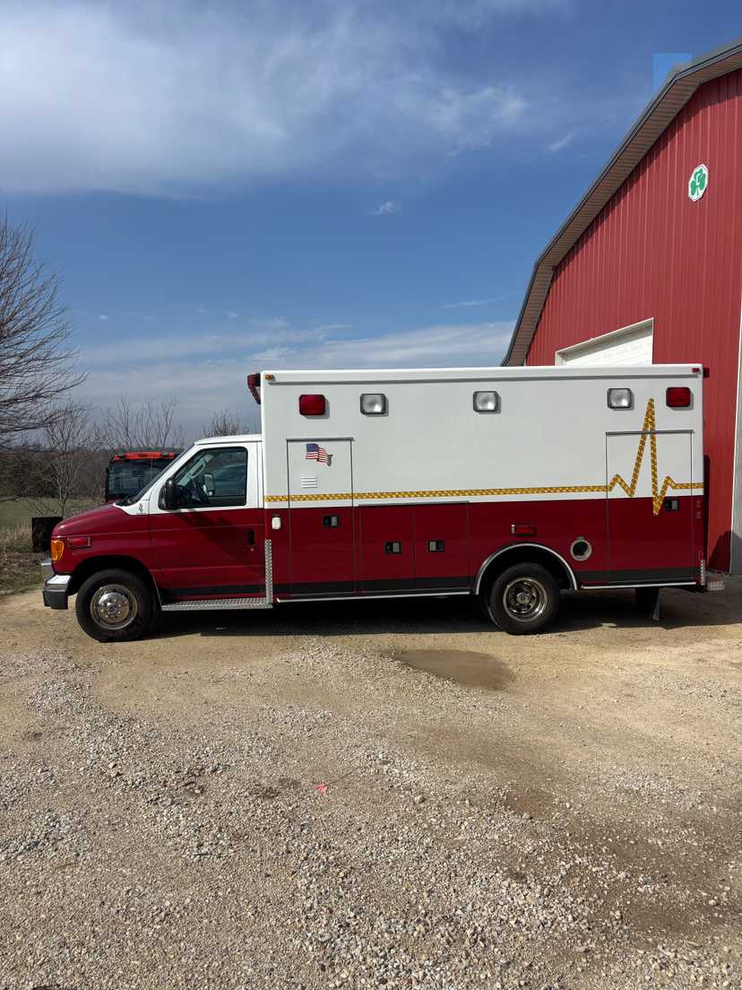 2006 Road Rescue Ford Type III Ambulance — photo 2
