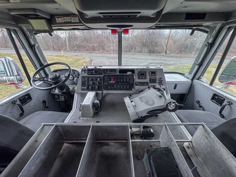 2004 Smeal Spartan Pumper — photo 7