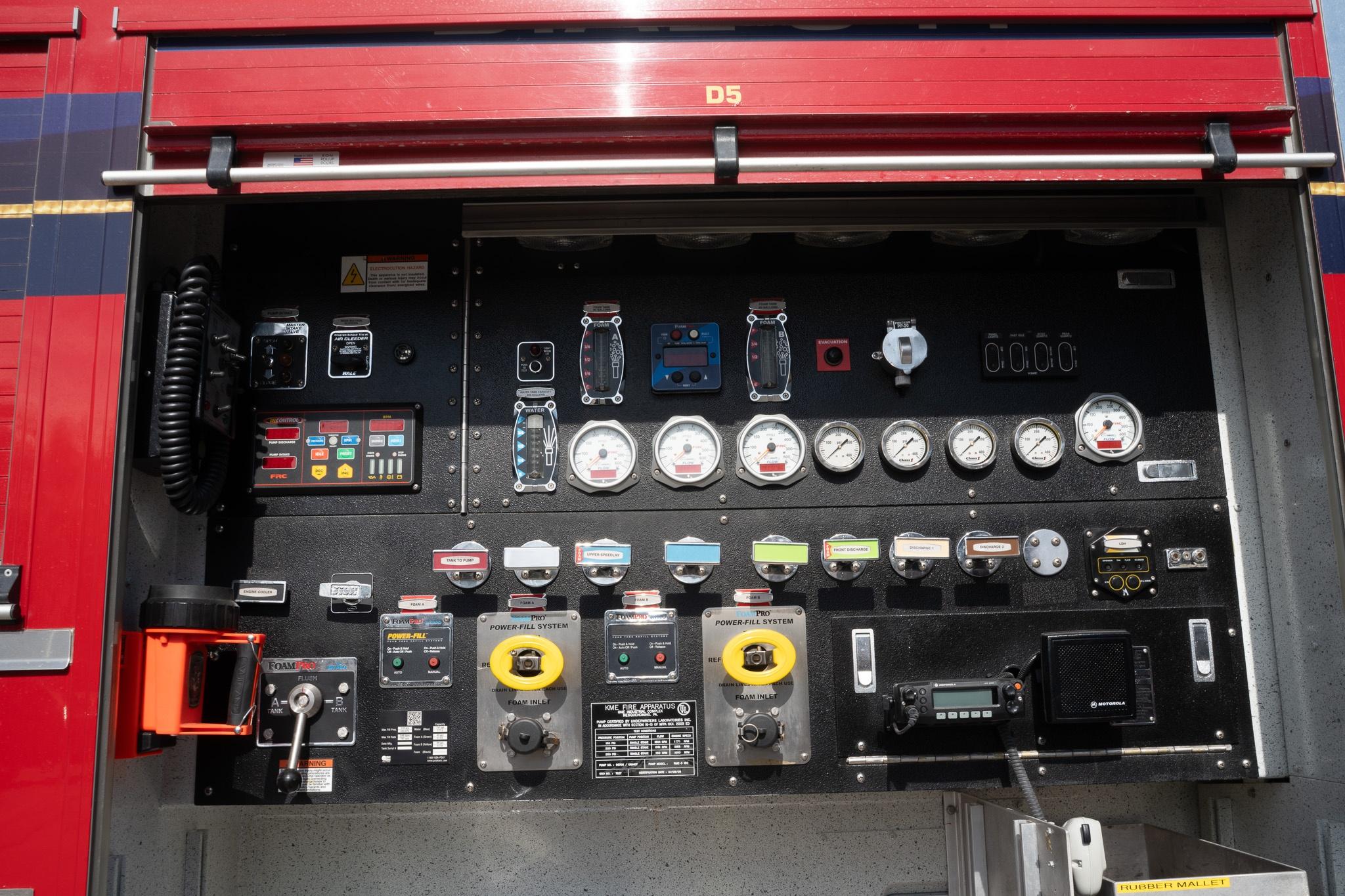 2009 KME Predator 4x4 Heavy Rescue - image 44