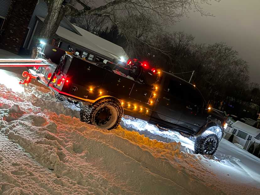 5500 ram crew cab flat bed — photo 3