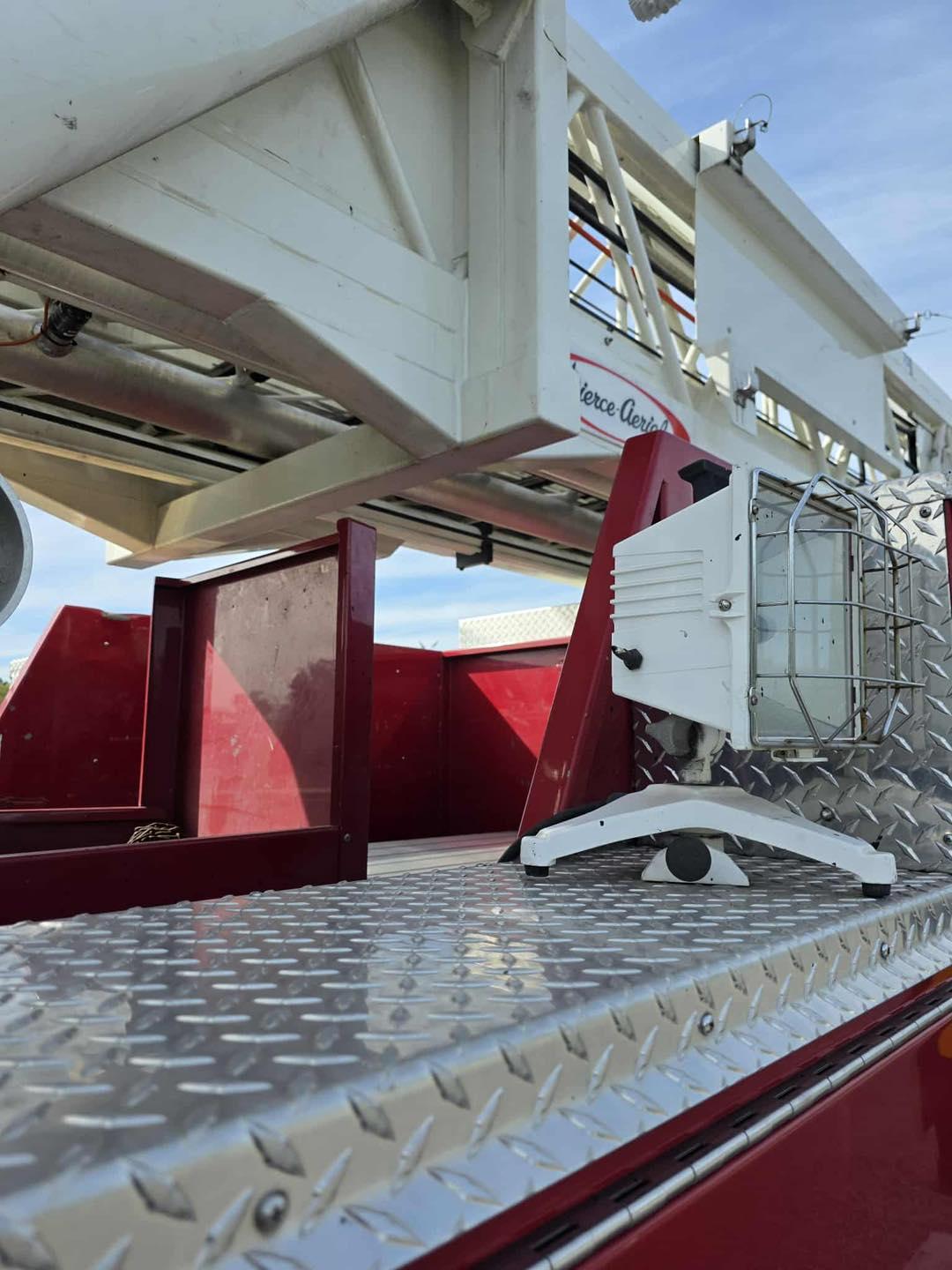 1999 Pierce Dash 105' Quint - image 26