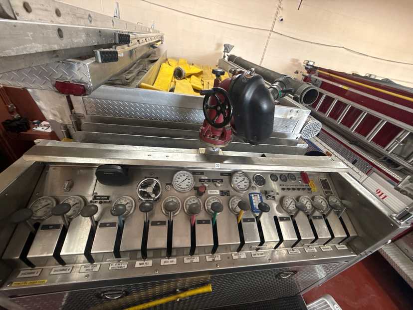1988 E-One Pumper — photo 7