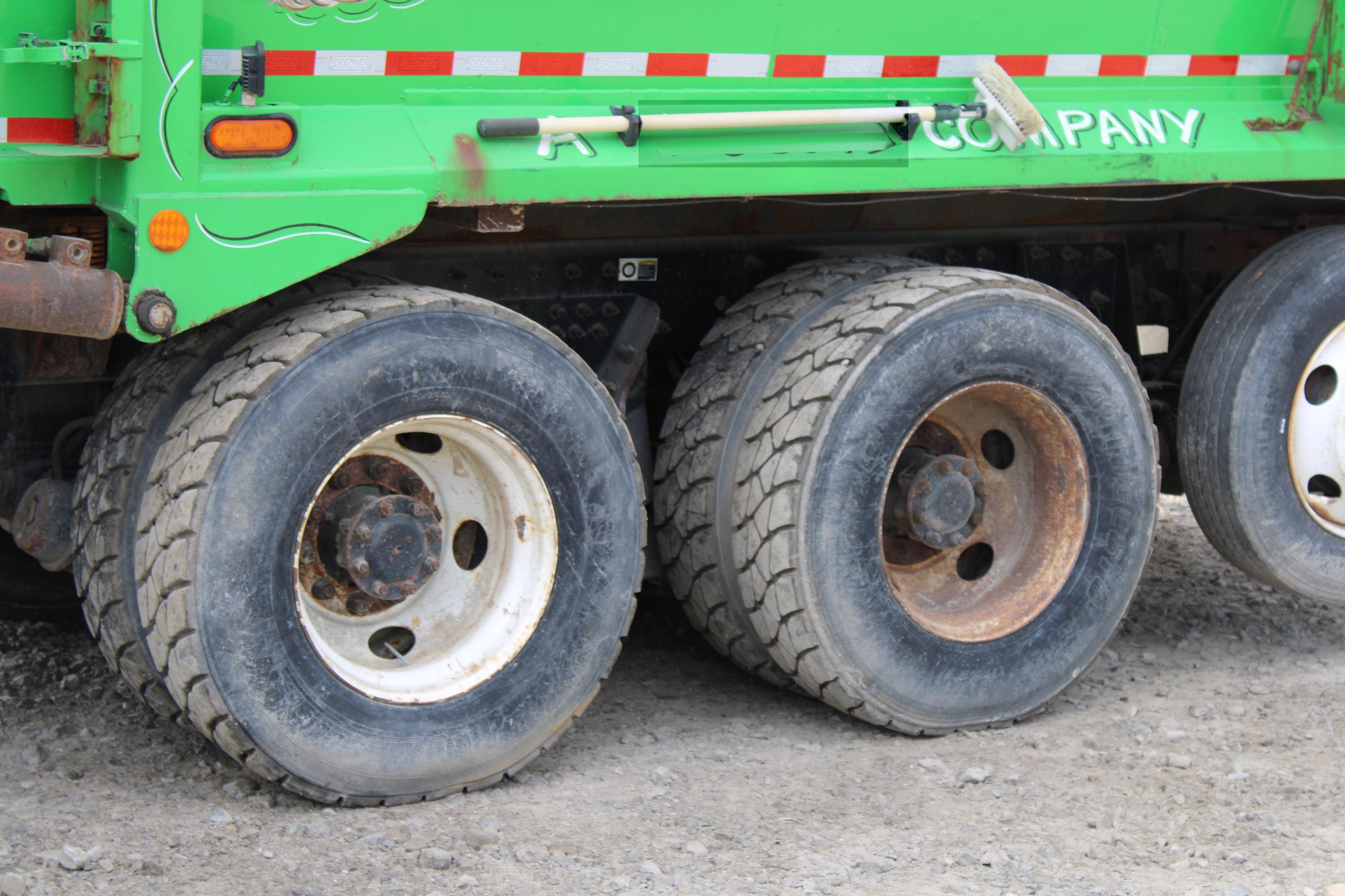 2020 Peterbilt E-Z Pack Front Loader - image 9