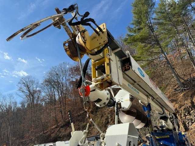 2016 Skylift Tracked Back Yard Carrier — photo 6