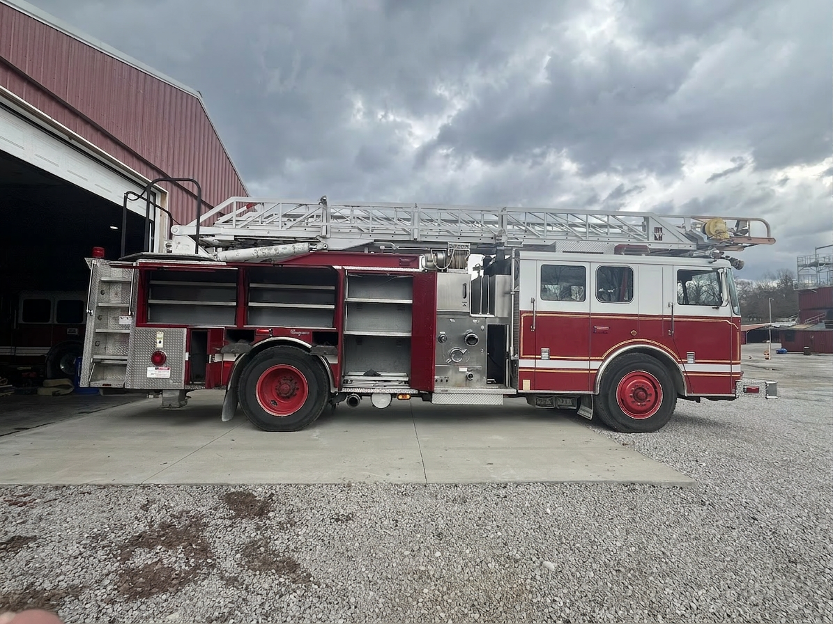 2004 Seagrave Mean Stick 75' Aerial - image 7