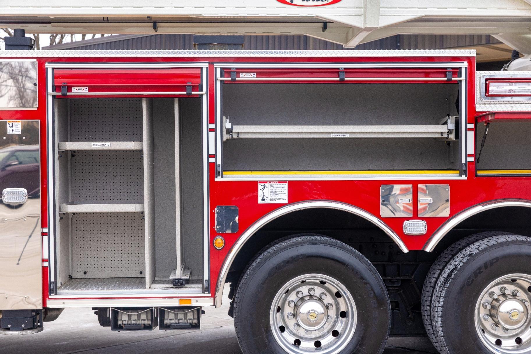 2016 Pierce Velocity 100' Quint - image 47