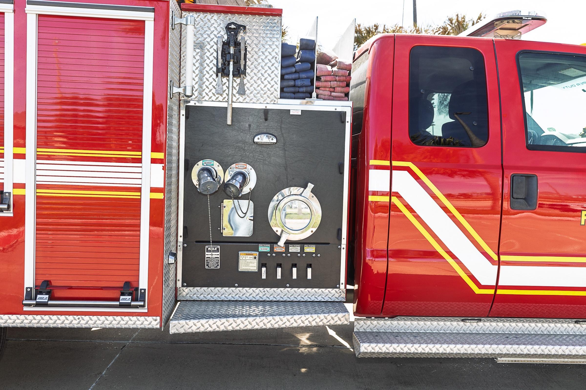 2013 Pierce Ford 4x4 Mini Pumper - image 29