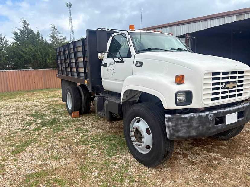2000 Chevrolet C8500 Dump Truck — photo 2