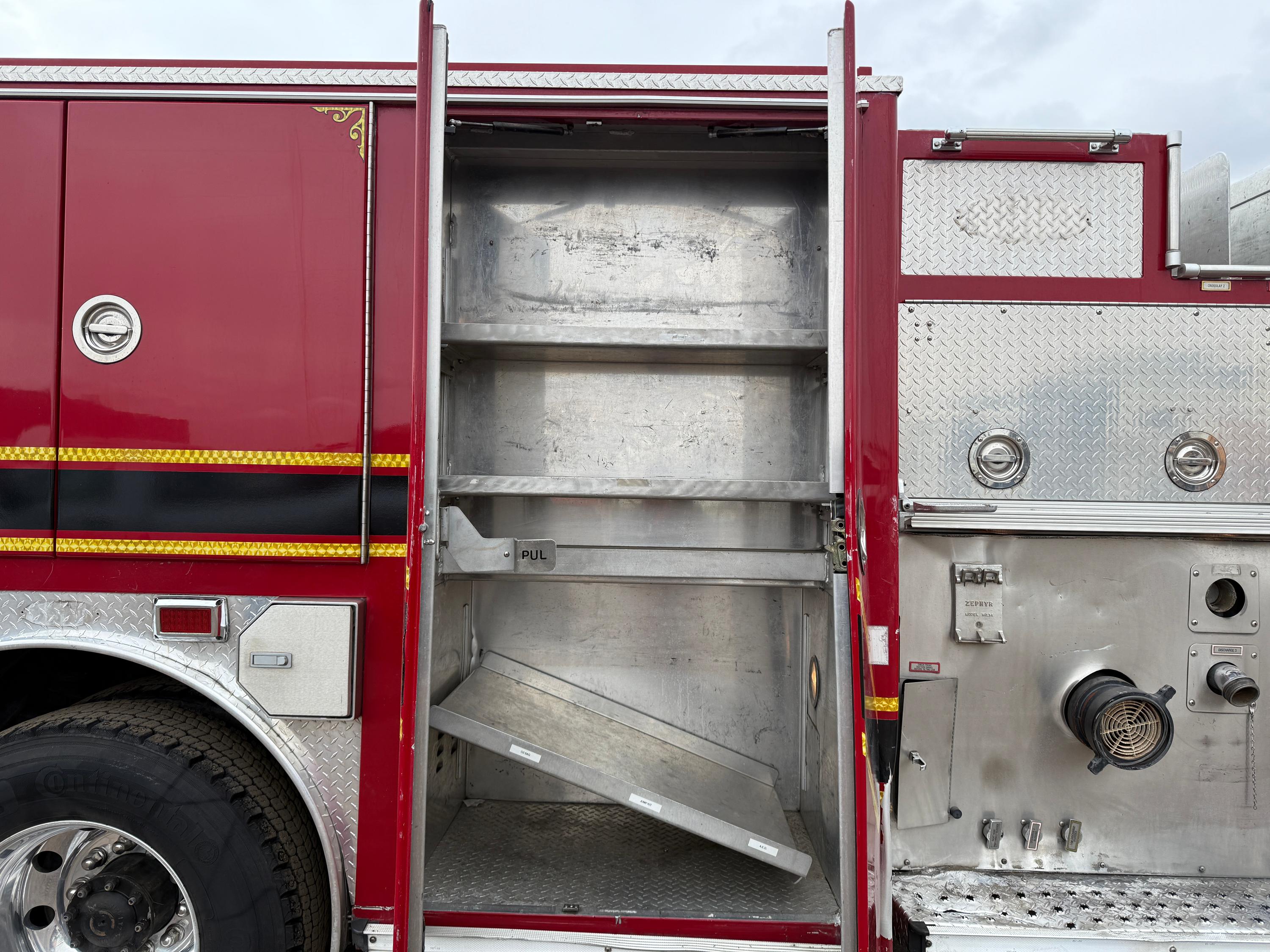 2005 E-One Pumper - image 16