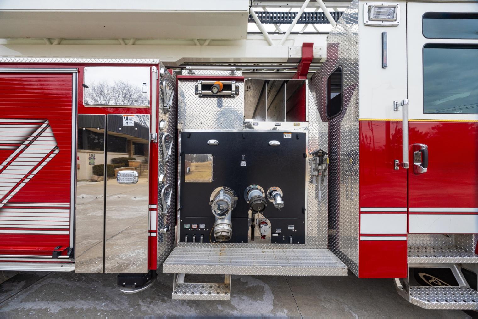 2016 Pierce Velocity 100' Quint - image 94
