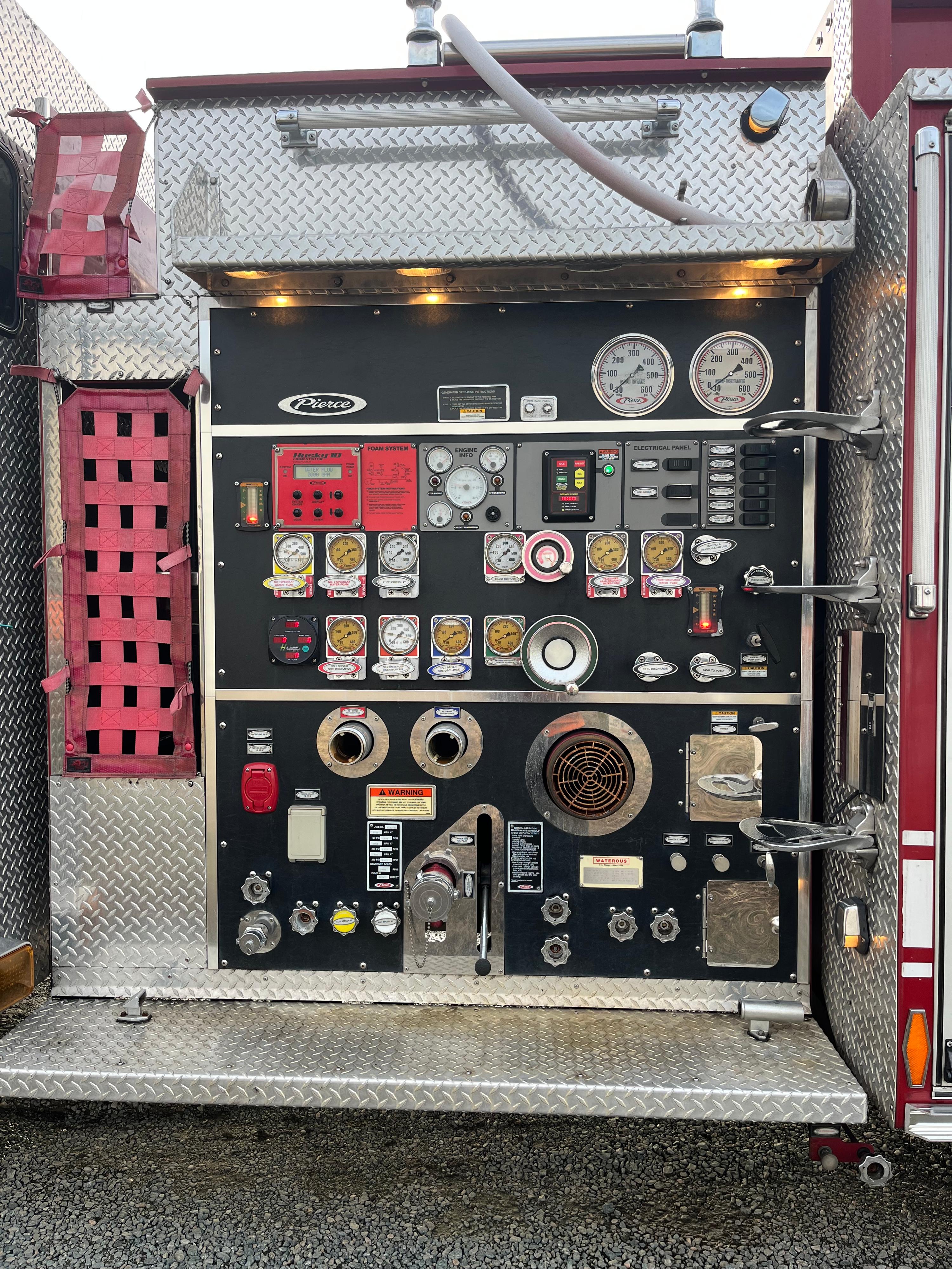 2005 Pierce Enforcer Pumper - image 11