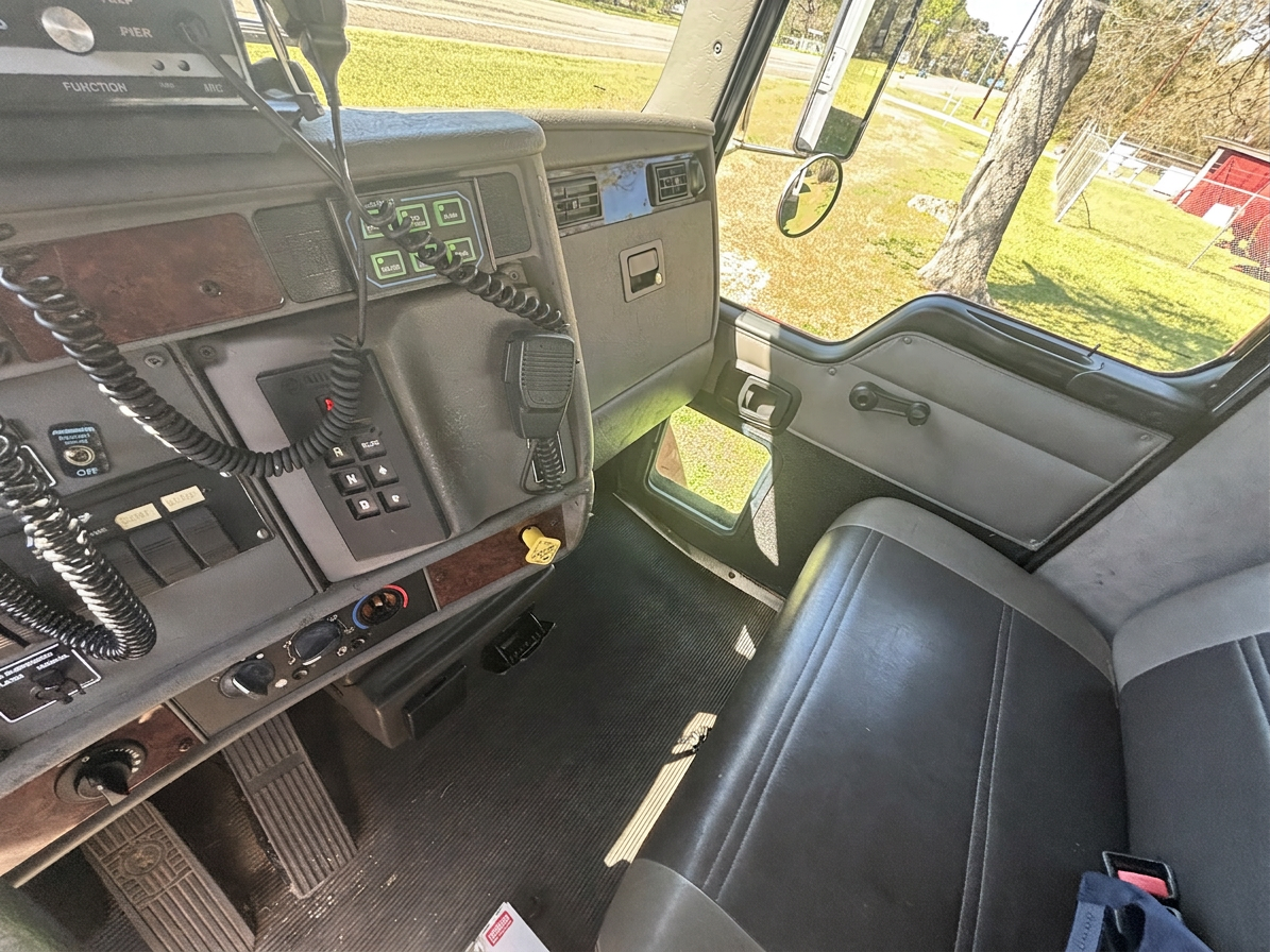 2005 Kenworth Pumper Tanker - image 9