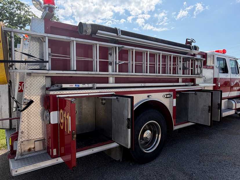 1992 E-One International Pumper Tanker — photo 3