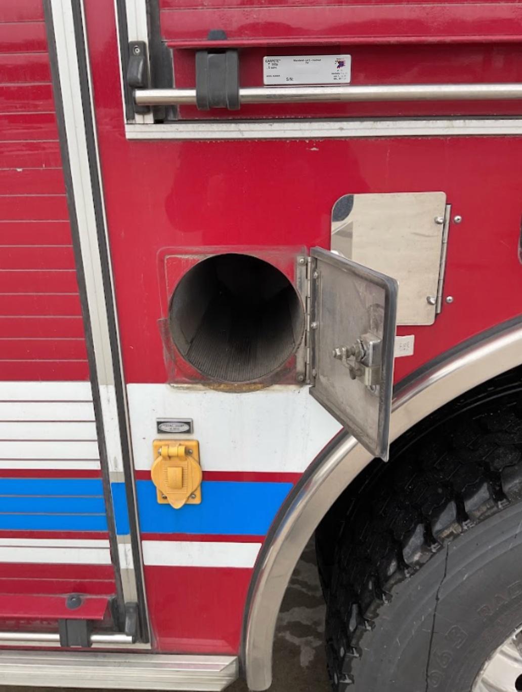 2003 Pierce Tilt Cab Pumper - image 16