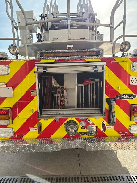 2013 Pierce Velocity 100' Quint - image 18