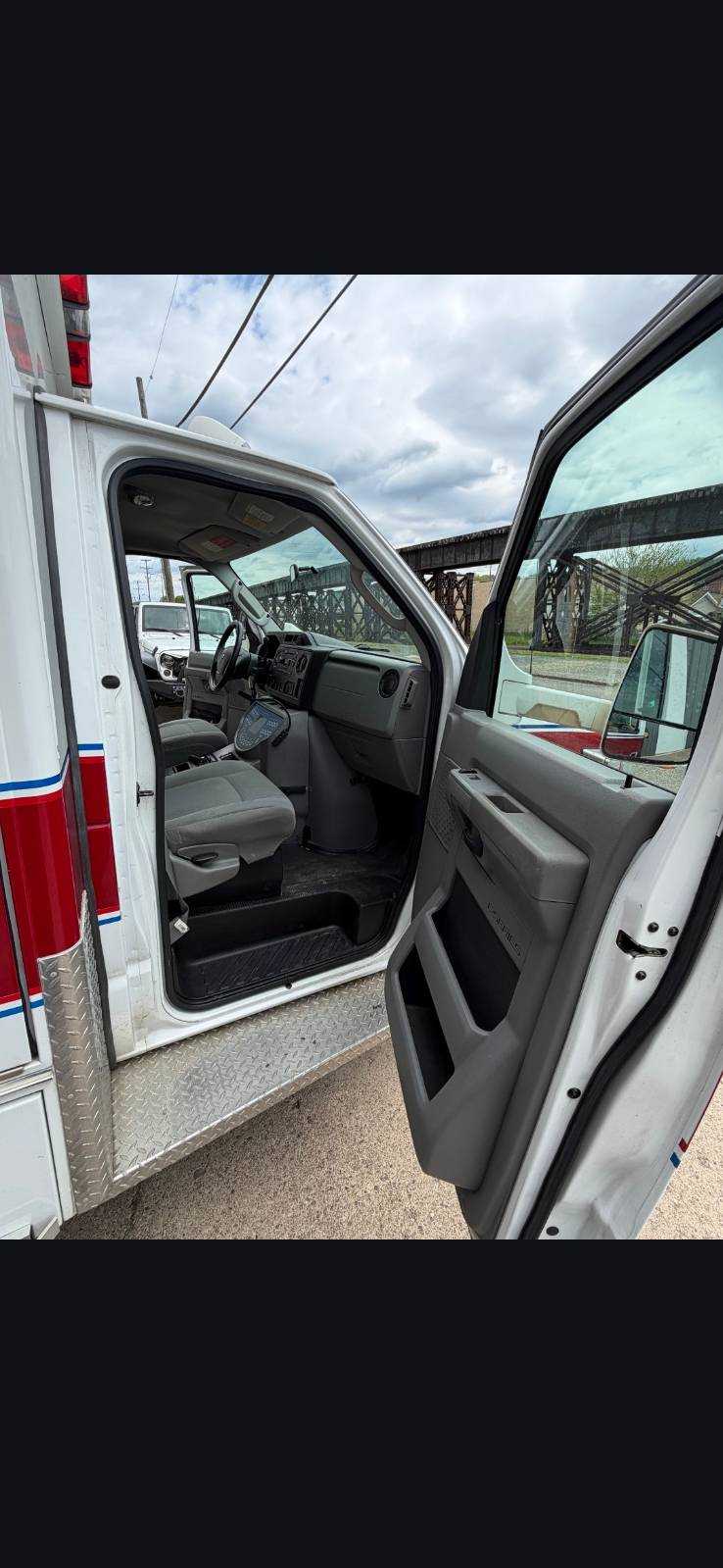 2009 Road Rescue Ford Type III Ambulance — photo 6