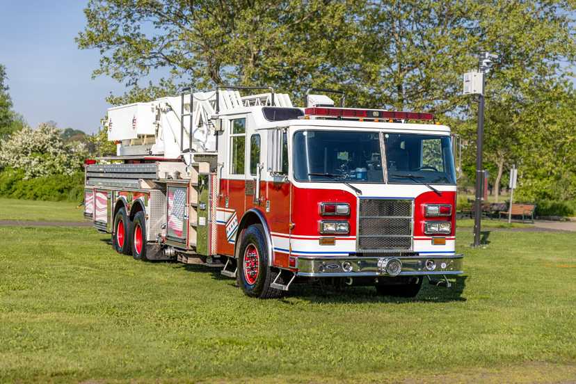 2003 Pierce TL100 100' Quint — photo 7