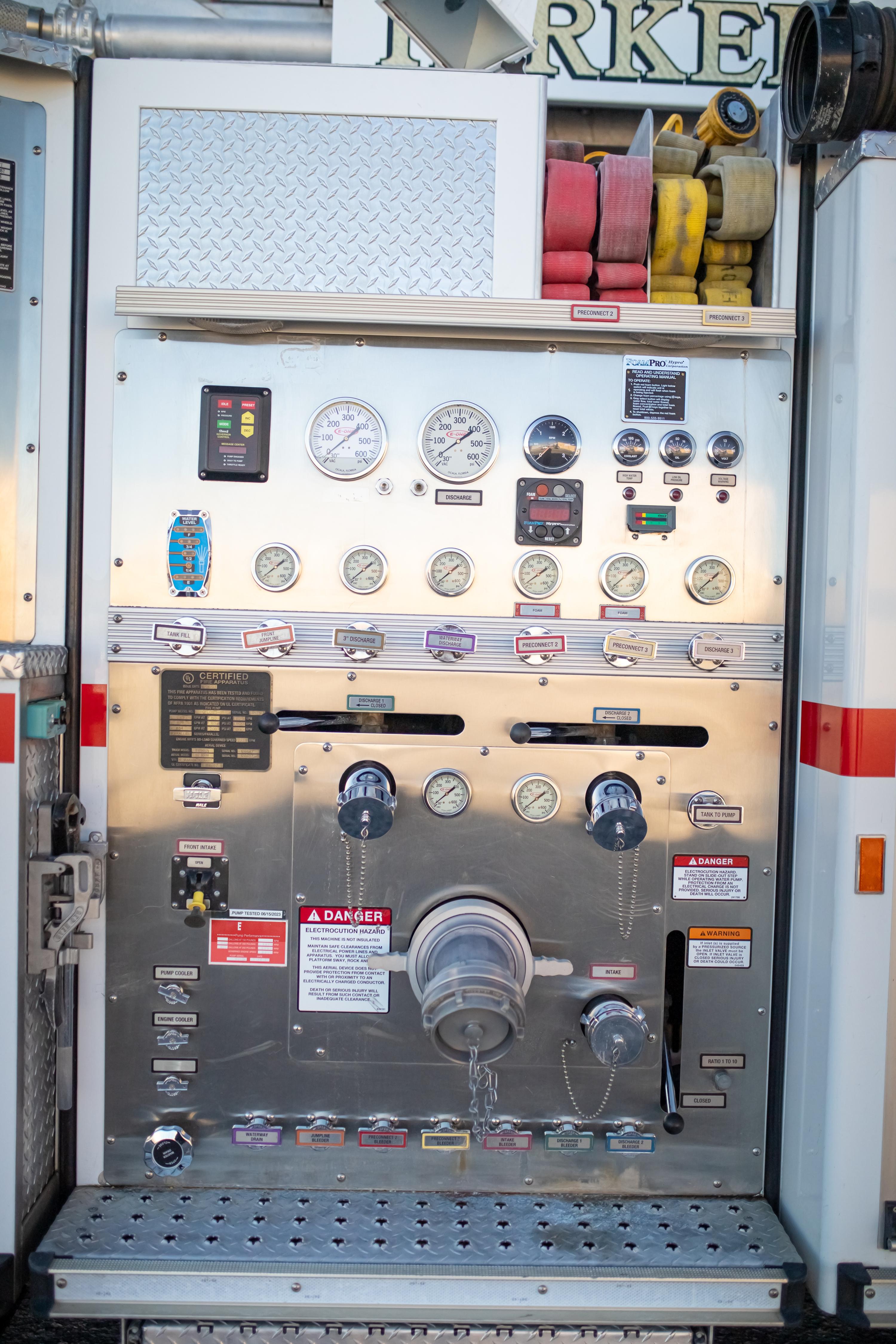 2003 E-One Typhoon 50' Quint - image 33
