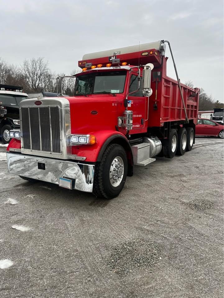 2007 Peterbilt 357 Dump Truck - image 1
