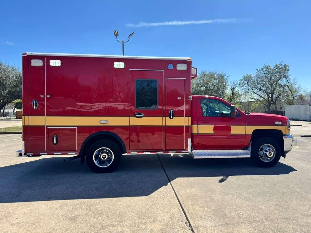 2017 Wheeled Coach Chevrolet Type I Ambulance - image 6