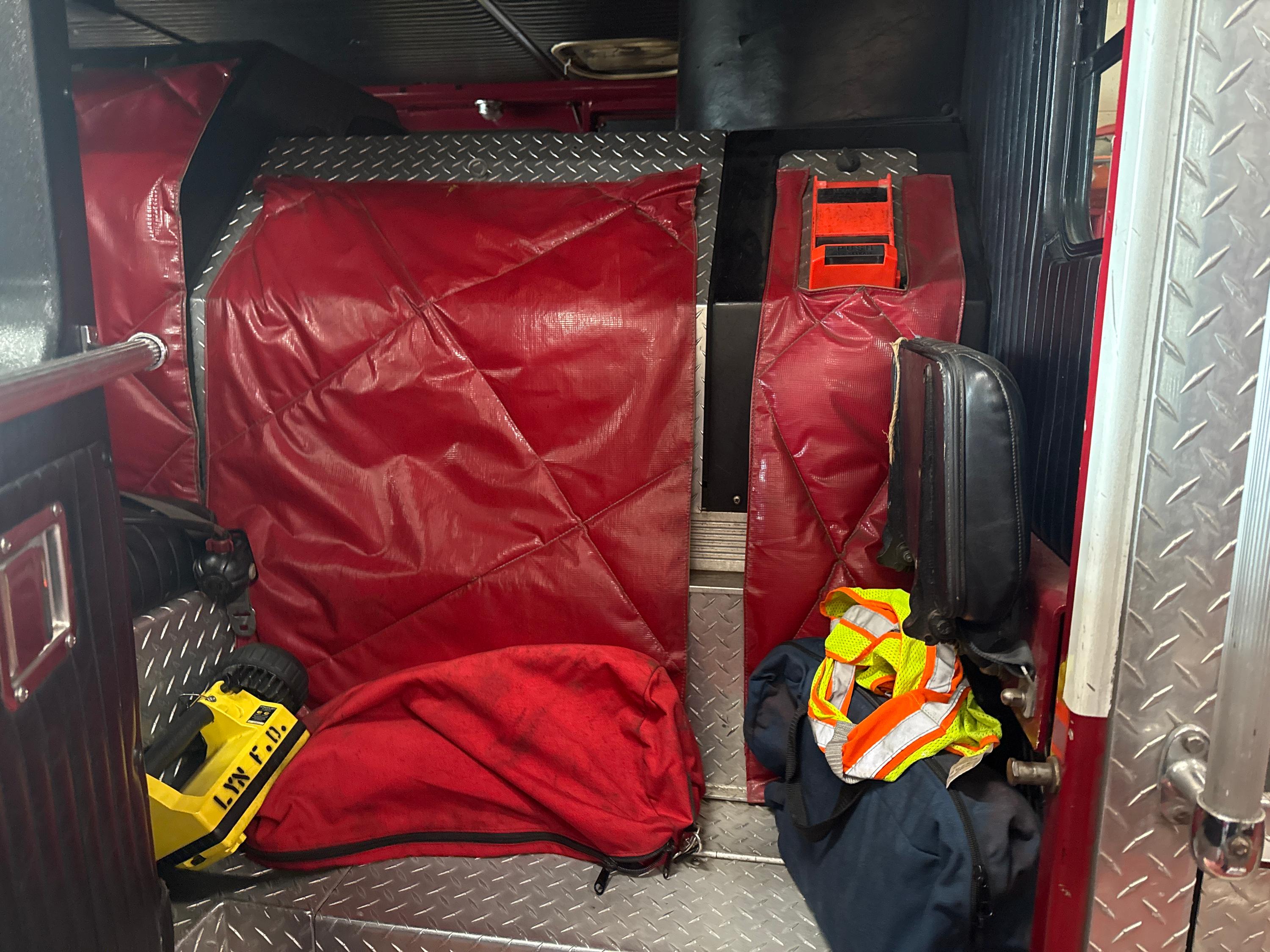 1988 E-One Pumper - image 17
