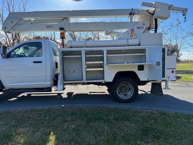 2020 Ram 5500 4x4 Bucket Truck w/ ETI ETOMH40-IH Boom (45 ft) - image 10