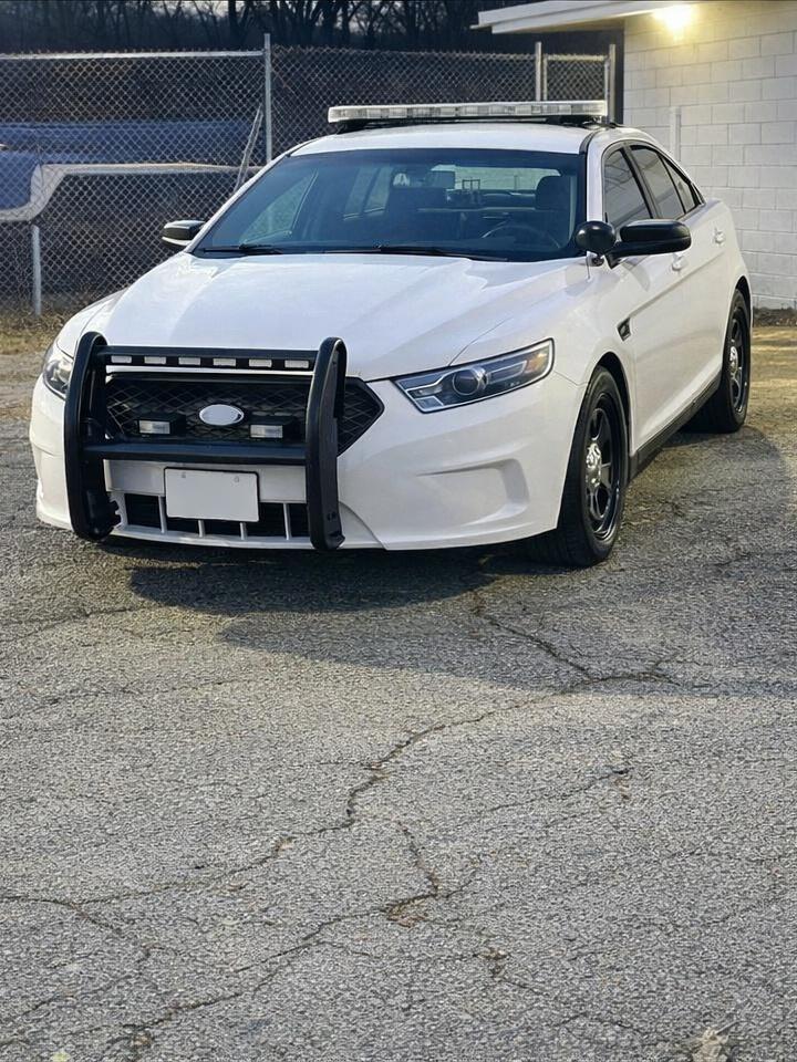 2017 Ford Taurus Police Interceptor - image 12