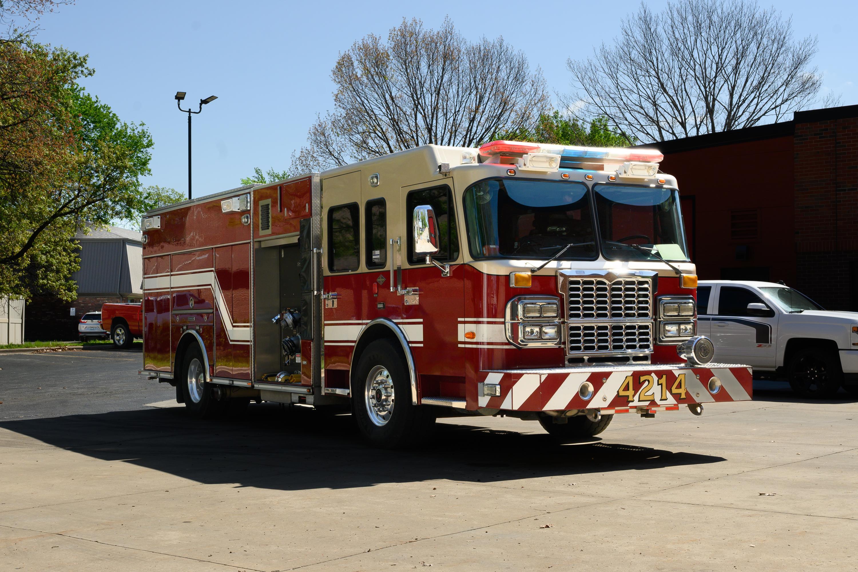 2009 Crimson Spartan Rescue Pumper - image 2