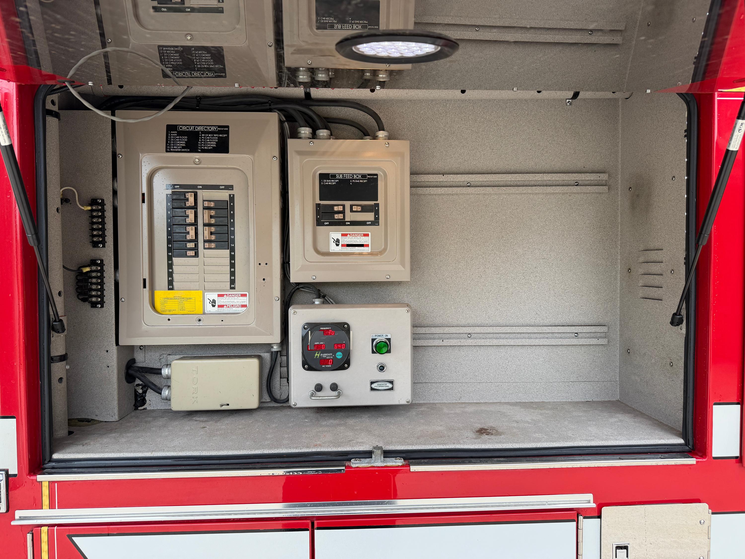 2005 Pierce Quantum Pumper - image 7