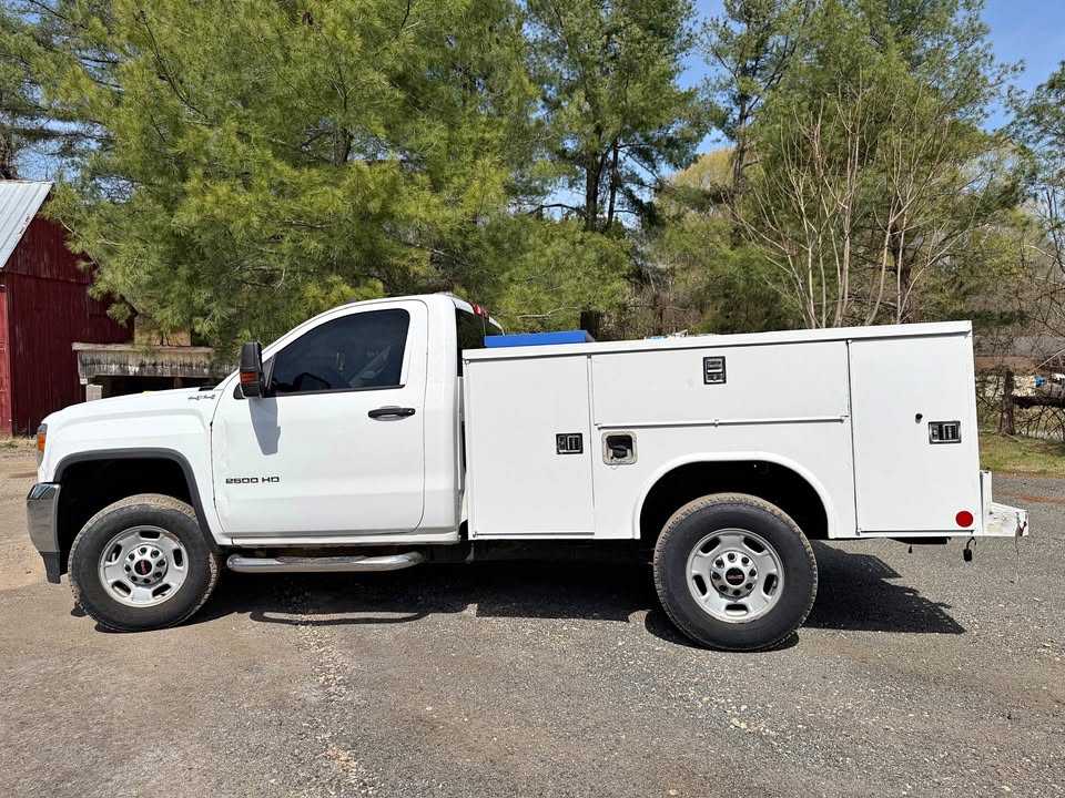 2017 GMC 2500 Utility Truck