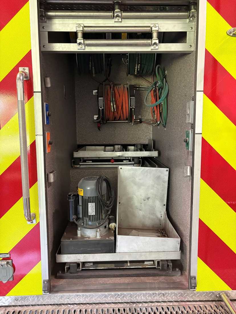 2003 Spartan Heavy Rescue — photo 6