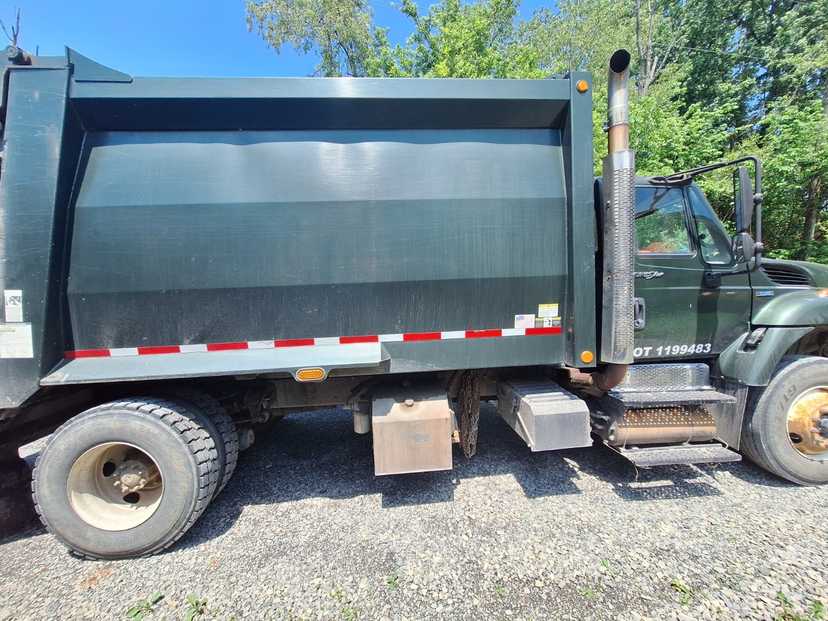 2009 International Heil Rear Loader — photo 3