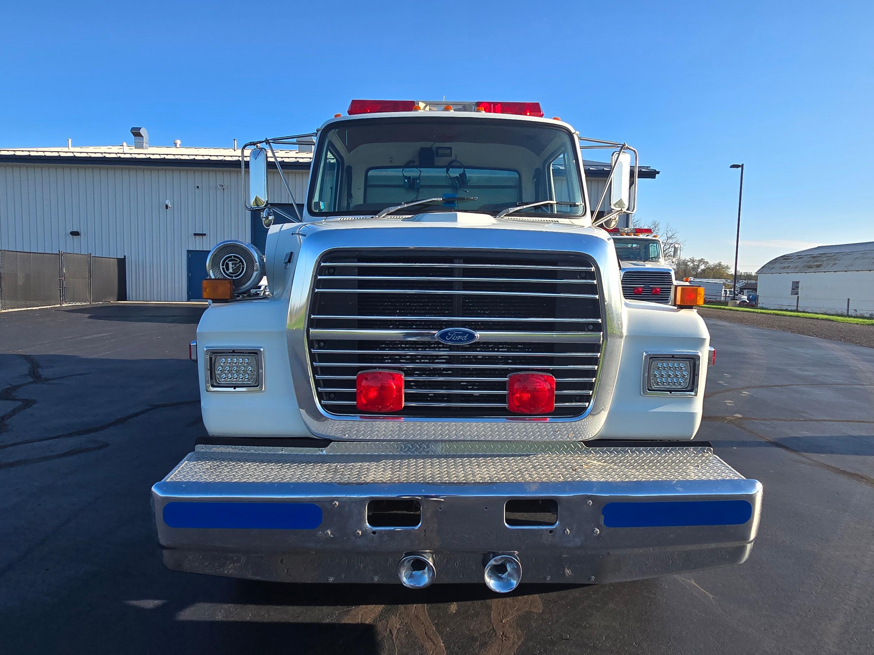 1993 Ford L8000 Pumper Tanker - image 5