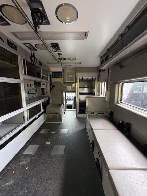 2011 Ford 4x4 Type I Ambulance - image 8