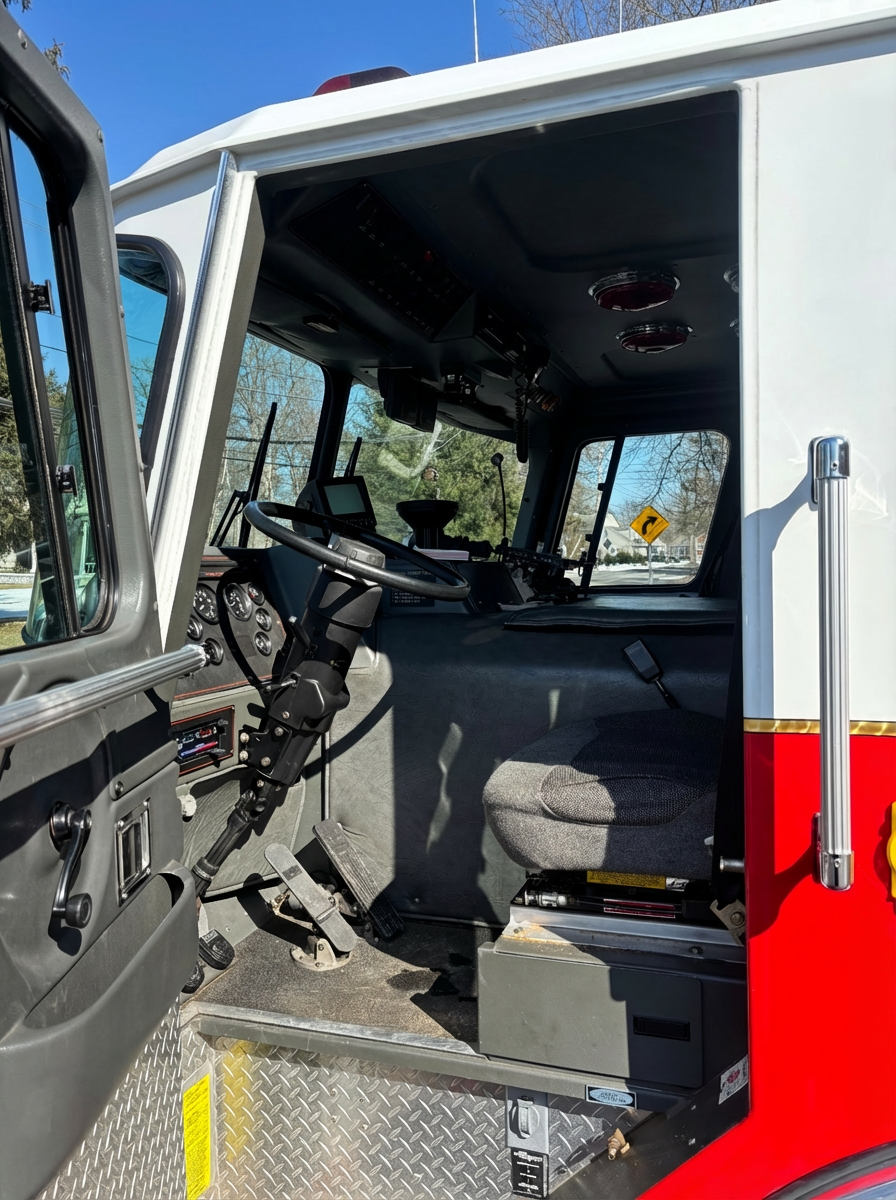 1997 E-One Heavy Rescue - image 24