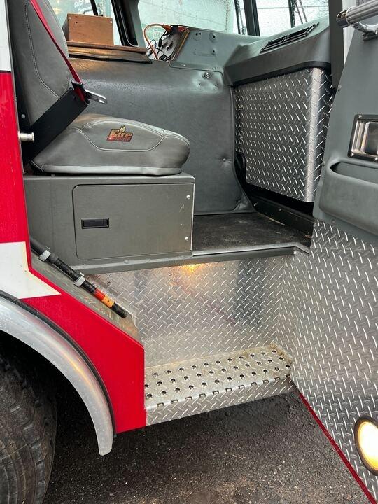 1998 E-One Pumper Tanker - image 23