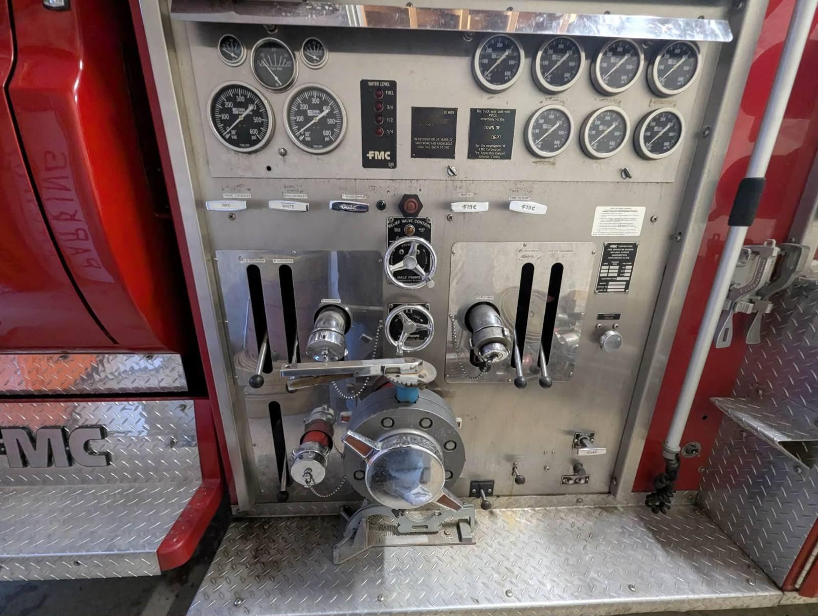 1990 FMC Pumper Tanker - image 9