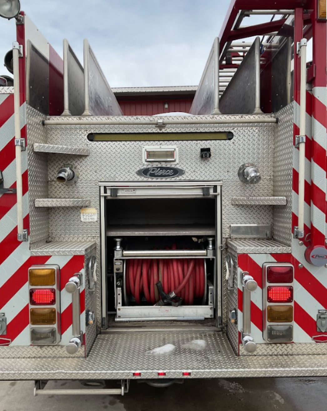 2003 Pierce Tilt Cab Pumper - image 12