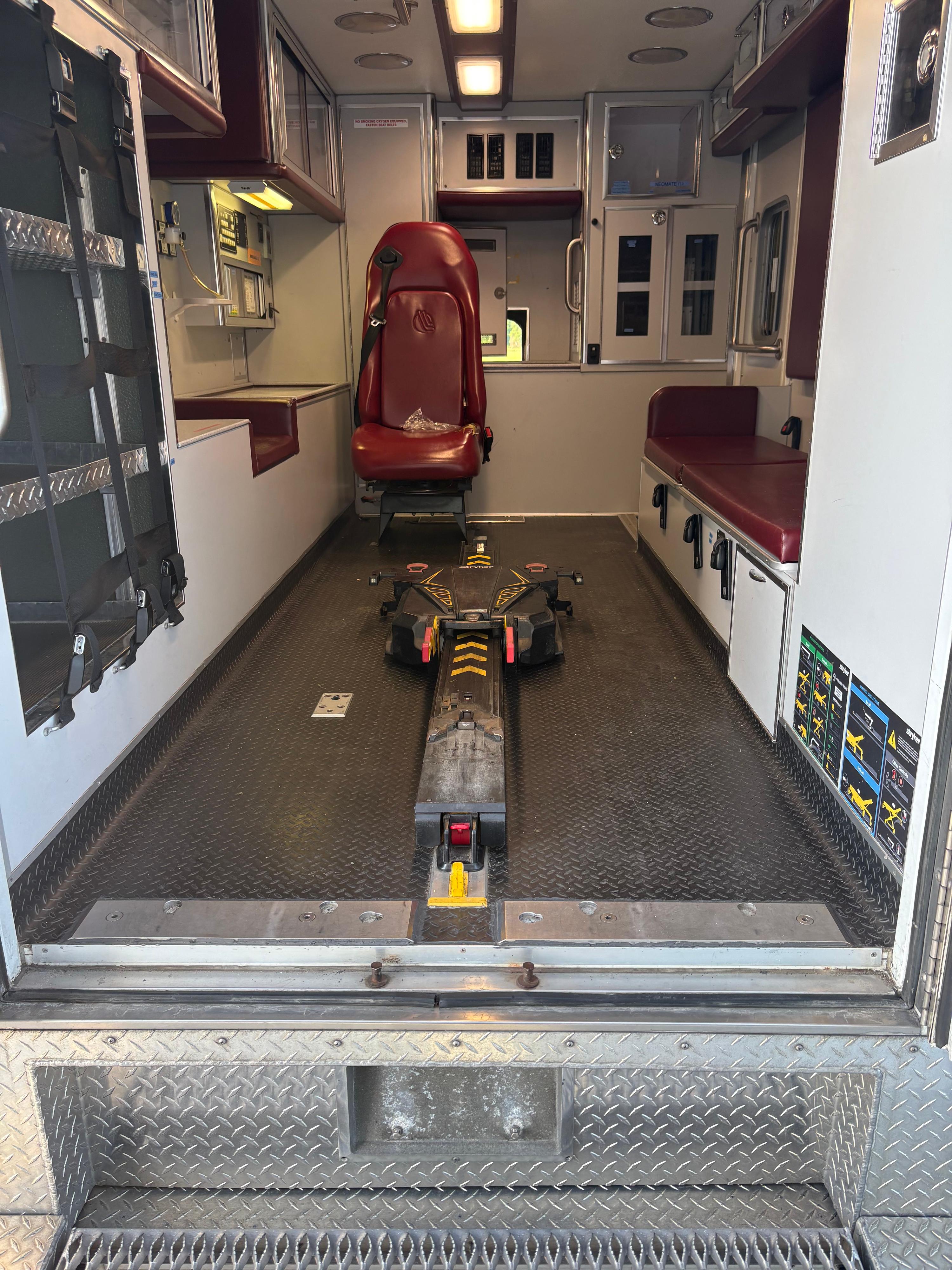2016 LifeLine Dodge 4x4 Type I Ambulance - image 23