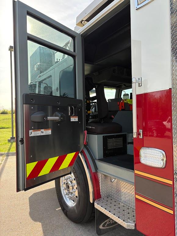 2013 Pierce Velocity 100' Quint - image 32