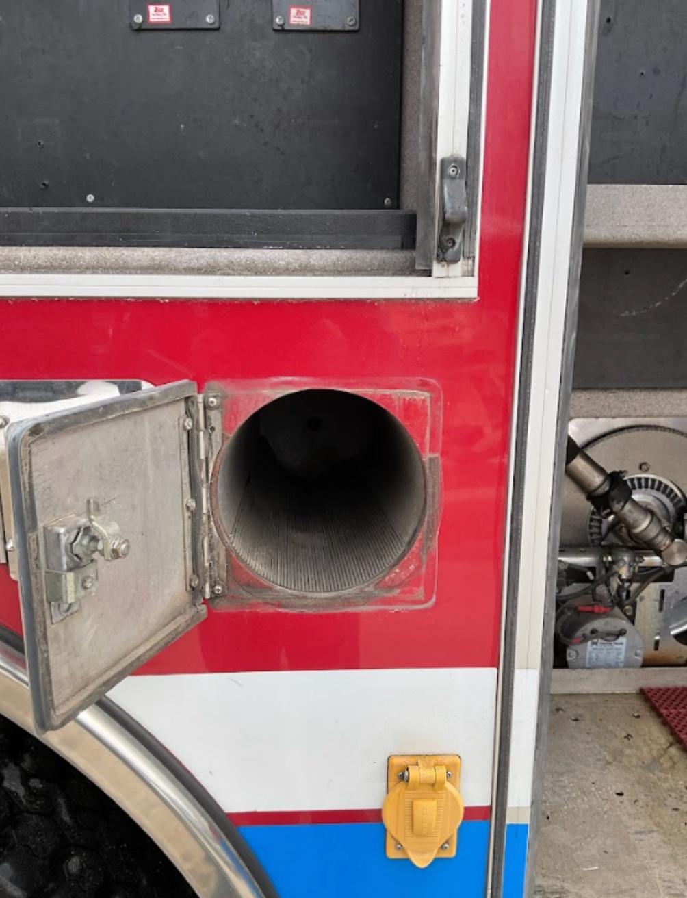 2003 Pierce Tilt Cab Pumper - image 17