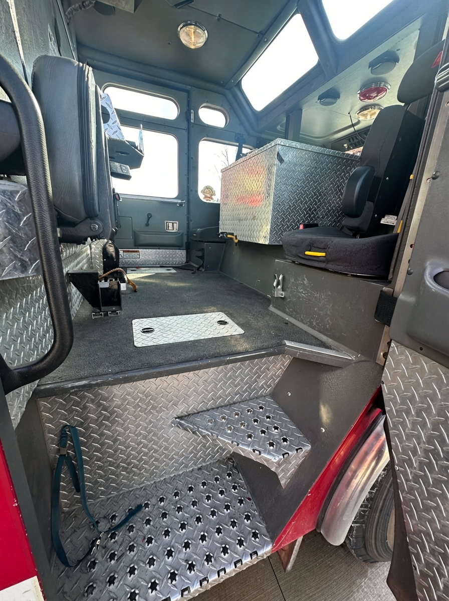 2000 E-One Cyclone Pumper - image 22