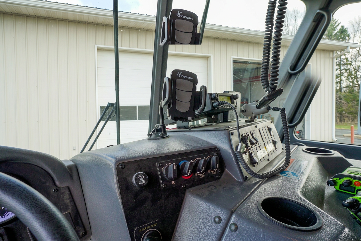 2006 E-One Typhoon 75' Quint - image 52