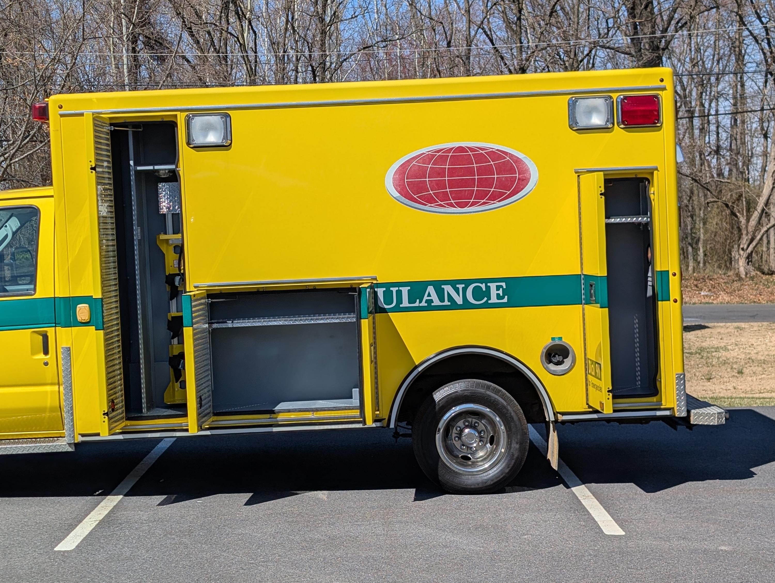 2008 Road Rescue Ford Type III Ambulance - image 7