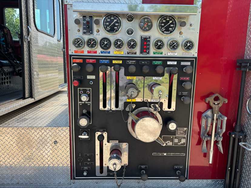 1991 Spartan GA20-2142 Pumper Tanker — photo 5