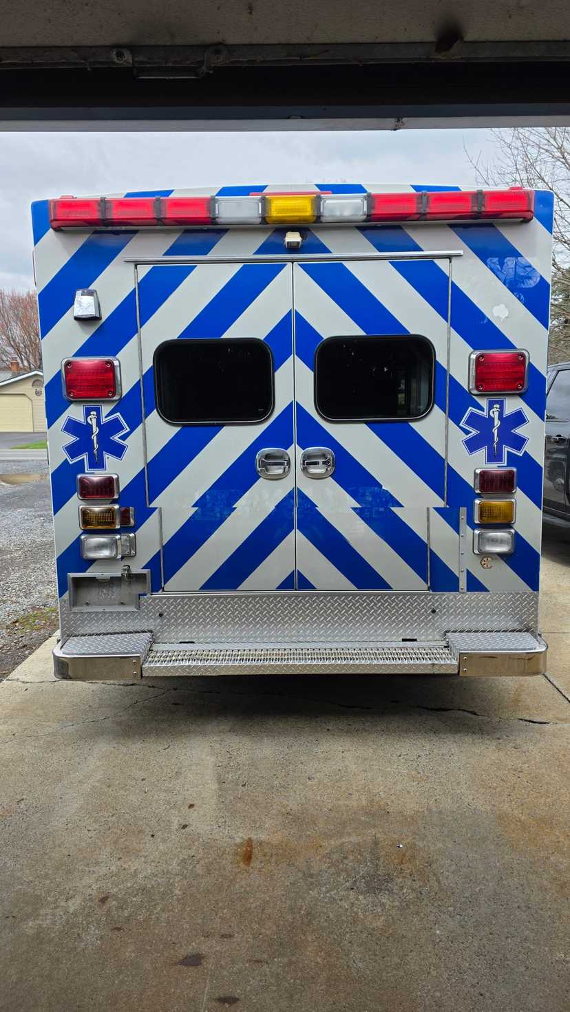 2008 Braun Ford Type III Ambulance — photo 3