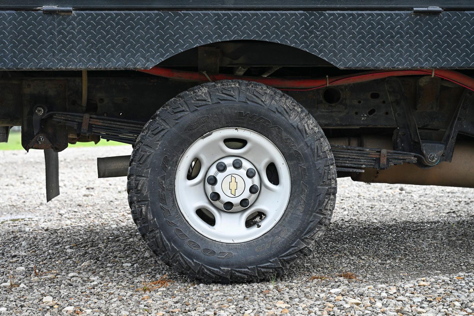 2001 Chevrolet 2500HD 4x4 Brush Truck - image 19