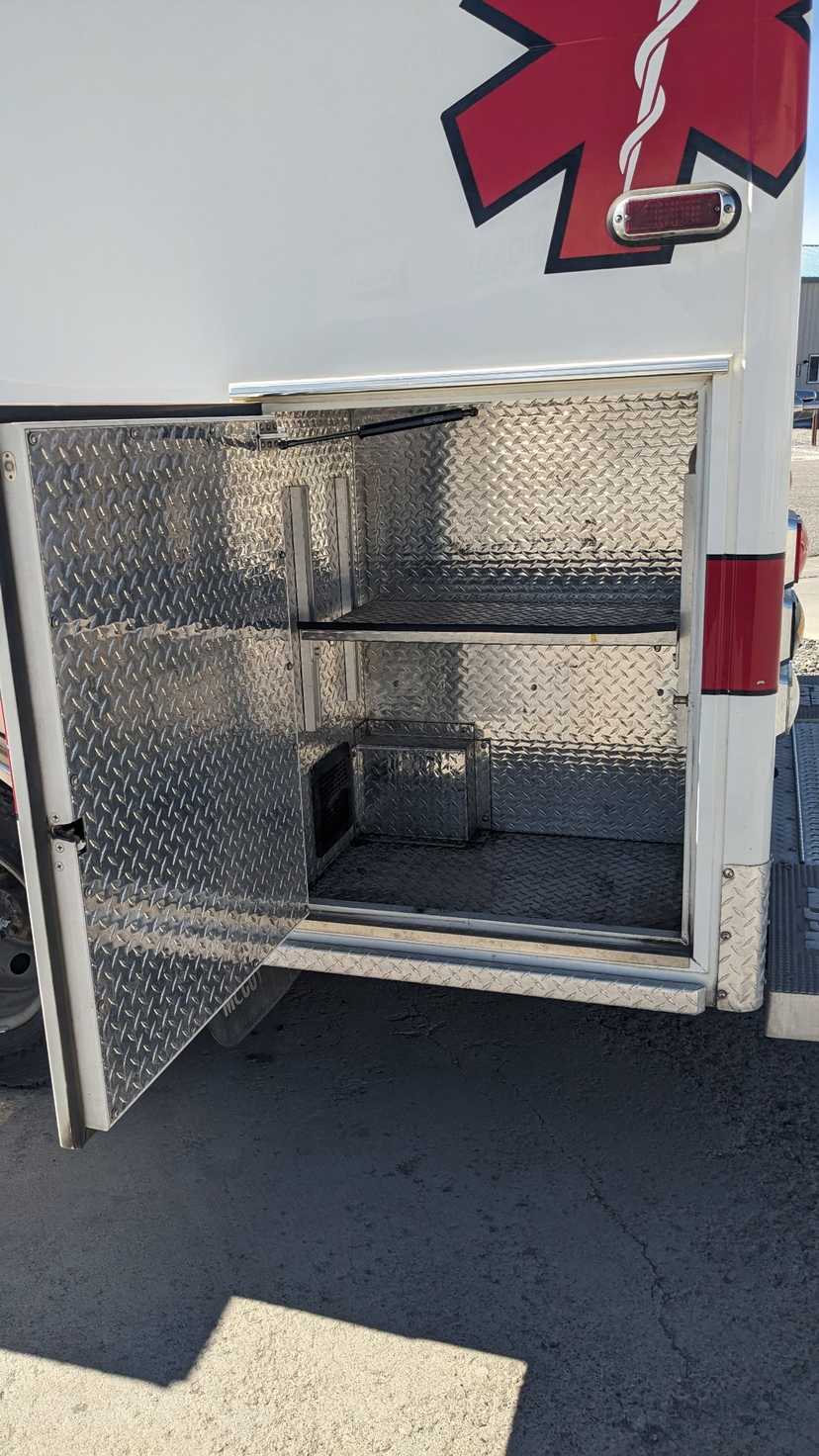 2003 McCoy Miller Ford Type III Ambulance — photo 5